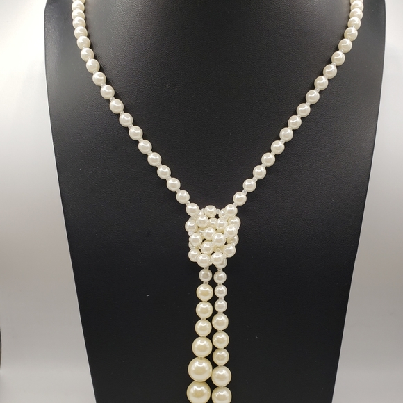 Graduated Faux Pearl Necklace Vintage Costume Jewelry Natural Knotted Tassel - Picture 2 of 7